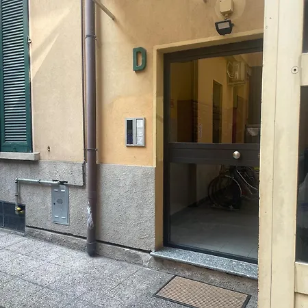 Apartament Charming In The Center Mediolan